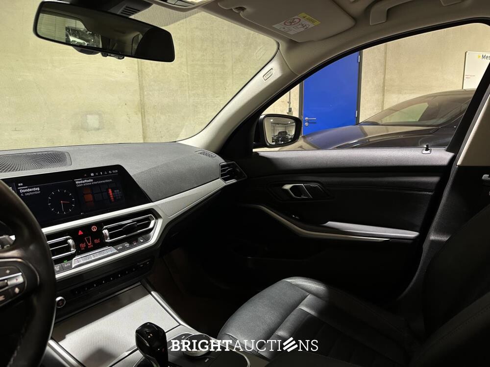 BMW 330e Touring G21 184pk 2021 (Origineel-NL + 1e Eigenaar), K-451-VL