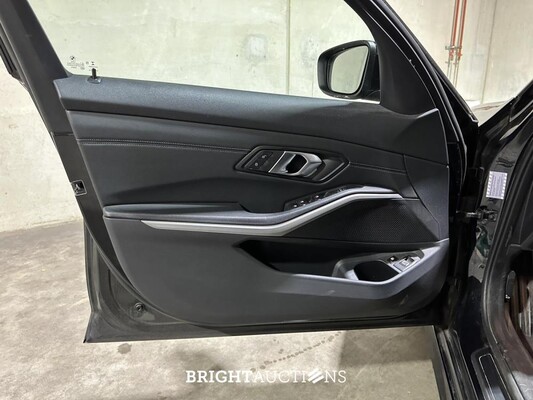 BMW 330e Touring G21 184pk 2021 (Origineel-NL + 1e Eigenaar), K-451-VL