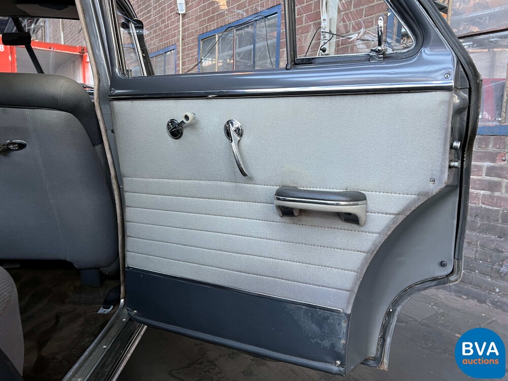 Chevrolet Deluxe Powerglide 1951, 32-XL-66.