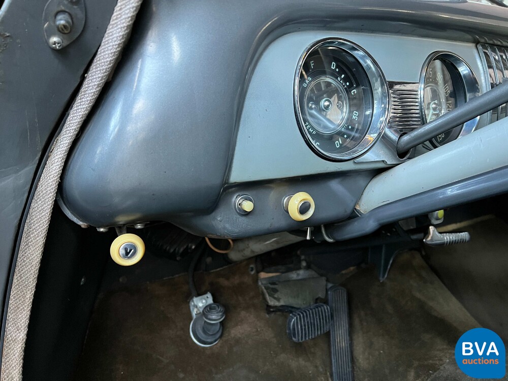 Chevrolet Deluxe Powerglide 1951, 32-XL-66.