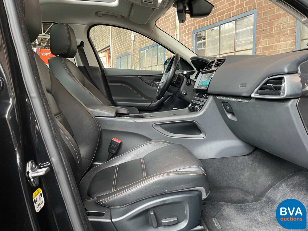 Jaguar F-Pace 20d AWD Portfolio 2016, KB-408-Z