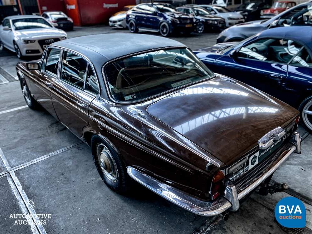 Jaguar XJ 5.3 V12 de Luxe LWB 313pk 1977 -Org. NL-, 95-SN-71.