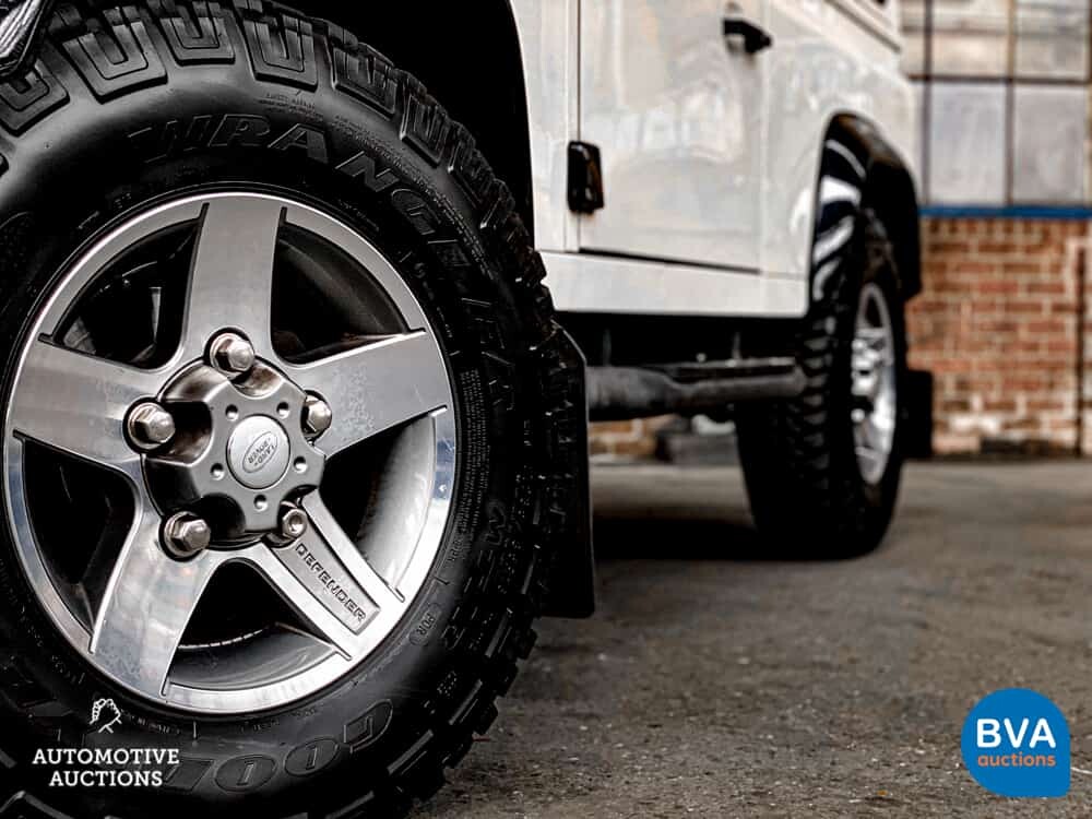 Land Rover Defender 90 SE 2.4 Ice Limited Edition 122pk 2010 -Org. NL-, 3-VGD-30