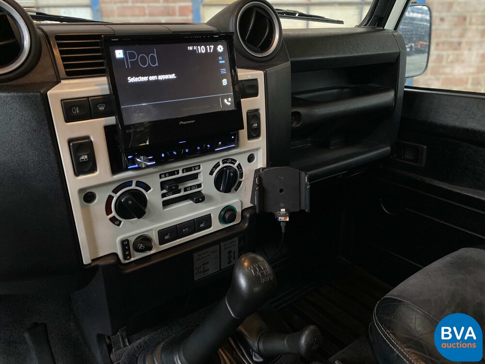 Land Rover Defender 90 SE 2.4 Ice Limited Edition 122pk 2010 -Org. NL-, 3-VGD-30