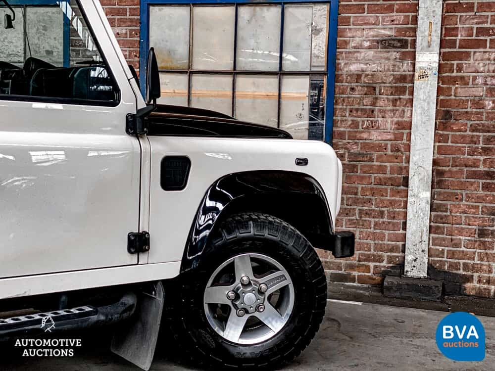 Land Rover Defender 90 SE 2.4 Ice Limited Edition 122pk 2010 -Org. NL-, 3-VGD-30