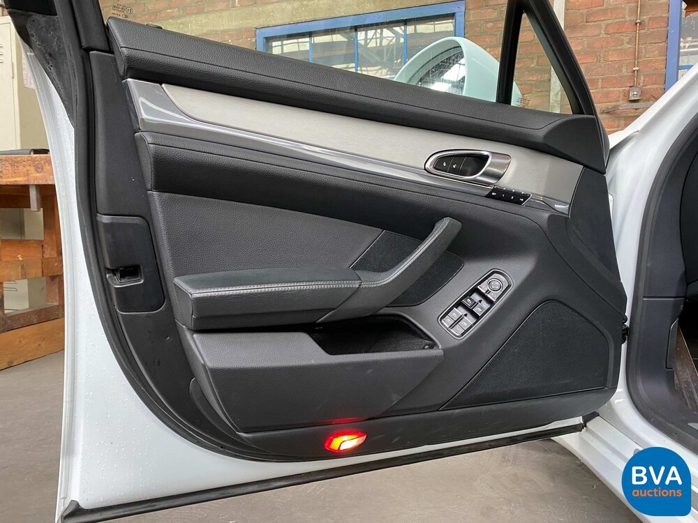 Porsche Panamera S E-Hybrid 416pk SportChrono 2014 -Org NL-, 5-TDZ-03