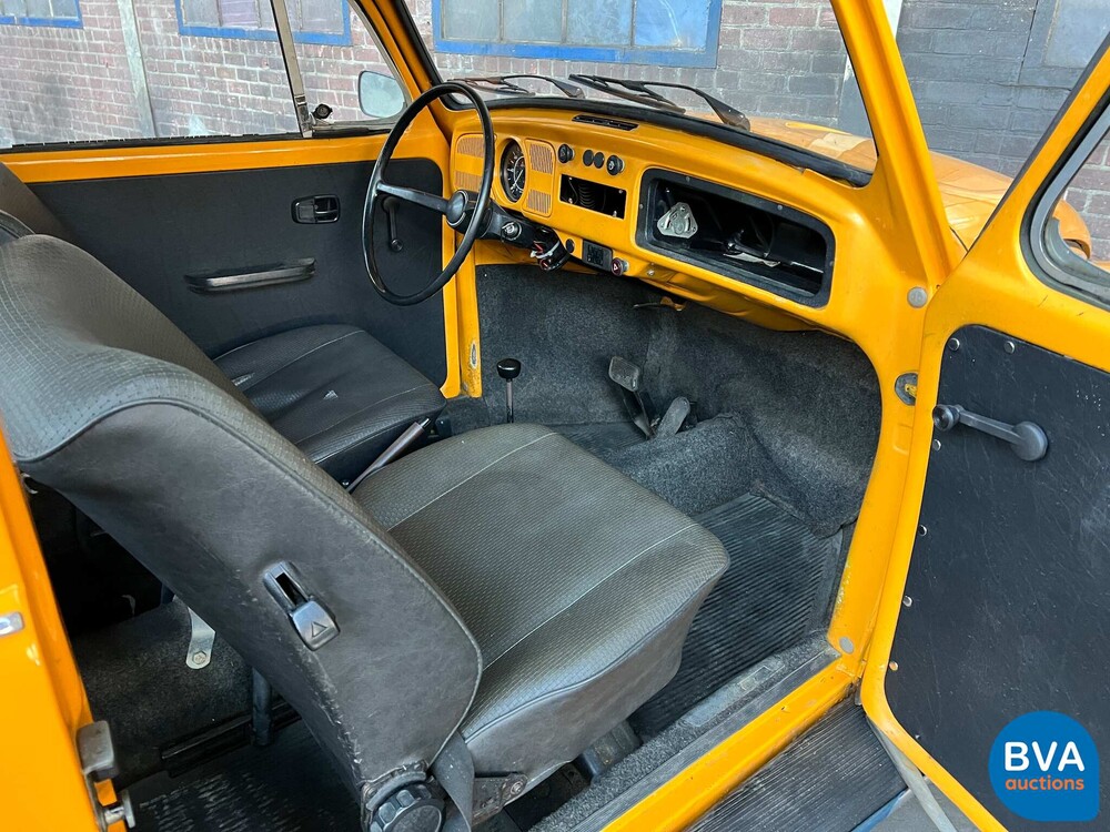 Volkswagen Beetle 1200S Semi-Automatic 1600cc 50hp 1976, 56-JA-87.