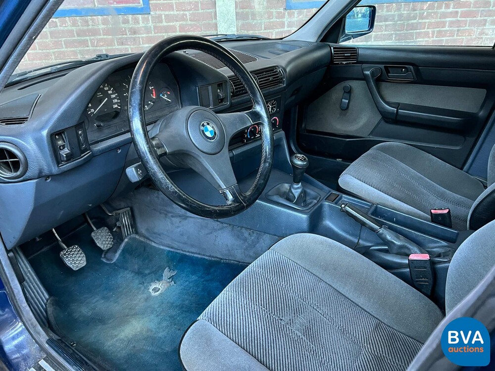 BMW 520i Sedan E34 5-Series 1989, TZ-69-DF.