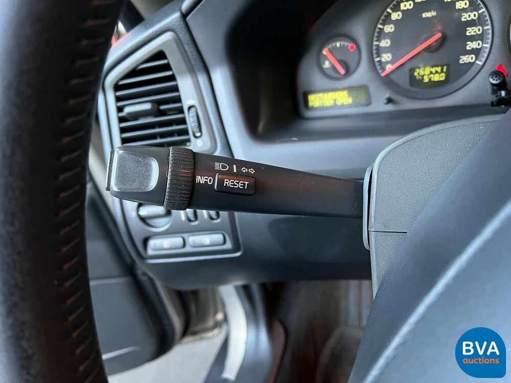 Volvo V70 2.4 Comfortline 7Personen 140PS 2001 -Org. NL-,10-HB-JN.