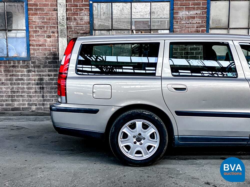 Volvo V70 2.4 Comfortline 7Personen 140PS 2001 -Org. NL-,10-HB-JN.
