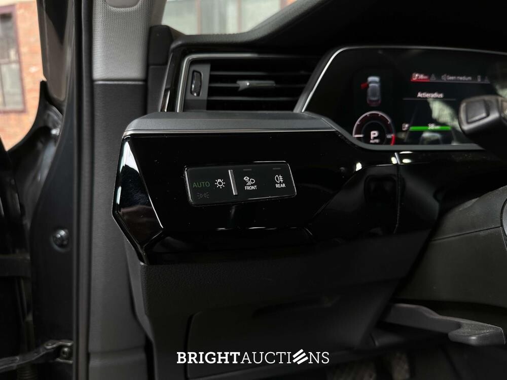 Audi e-tron 55 Quattro Business Edition Plus 95 kWh 408pk 2020 (Origineel-NL + 1e Eigenaar), K-881-DG