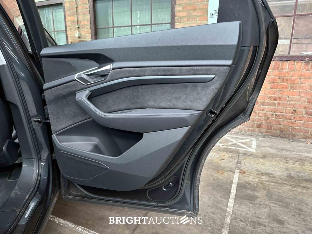 Audi e-tron 55 Quattro Business Edition Plus 95 kWh 408pk 2020 (Origineel-NL + 1e Eigenaar), K-881-DG