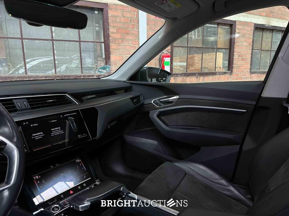 Audi e-tron 55 Quattro Business Edition Plus 95 kWh 408pk 2020 (Origineel-NL + 1e Eigenaar), K-881-DG