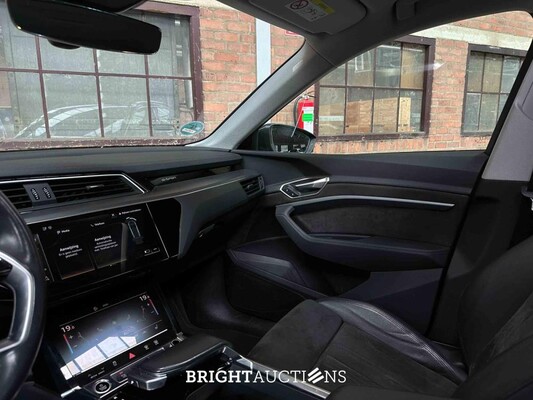 Audi e-tron 55 Quattro Business Edition Plus 95 kWh 408pk 2020 (Origineel-NL + 1e Eigenaar), K-881-DG