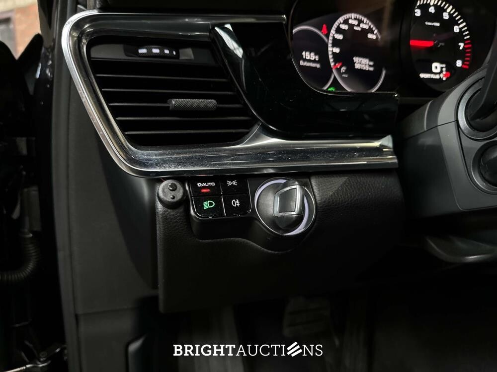 Porsche Panamera Sport Turismo 4 3.0 V6 Sport-Chrono 330pk 2017, H-920-FF