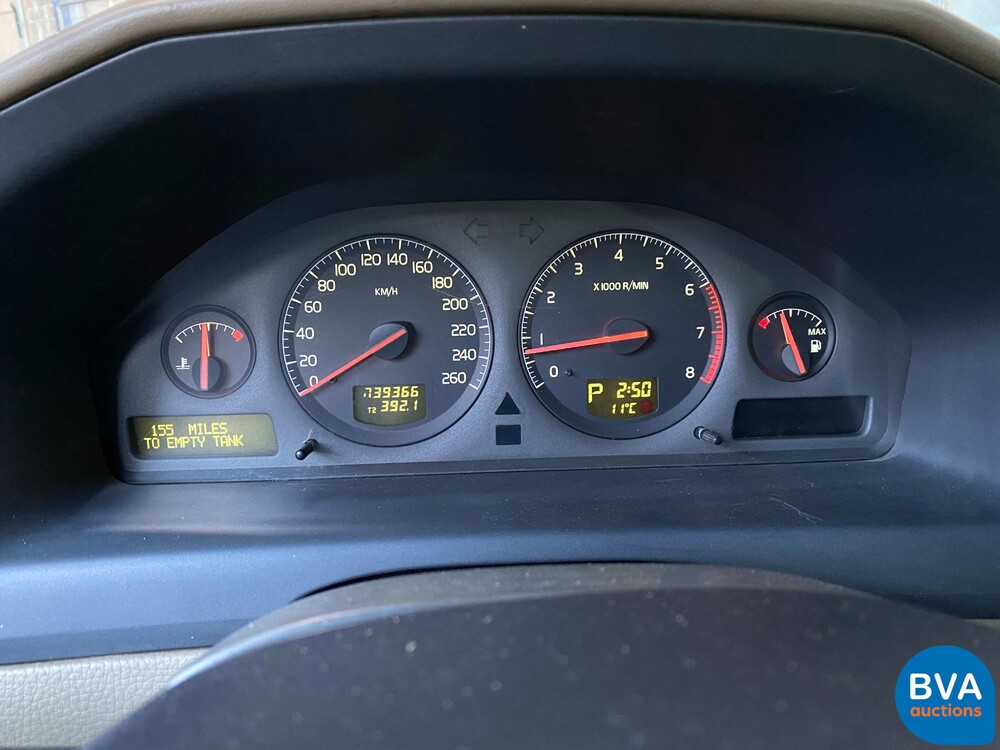 Volvo V70 2.4 AWD Comfort Line 200pk 2001, 22-HNZ-2