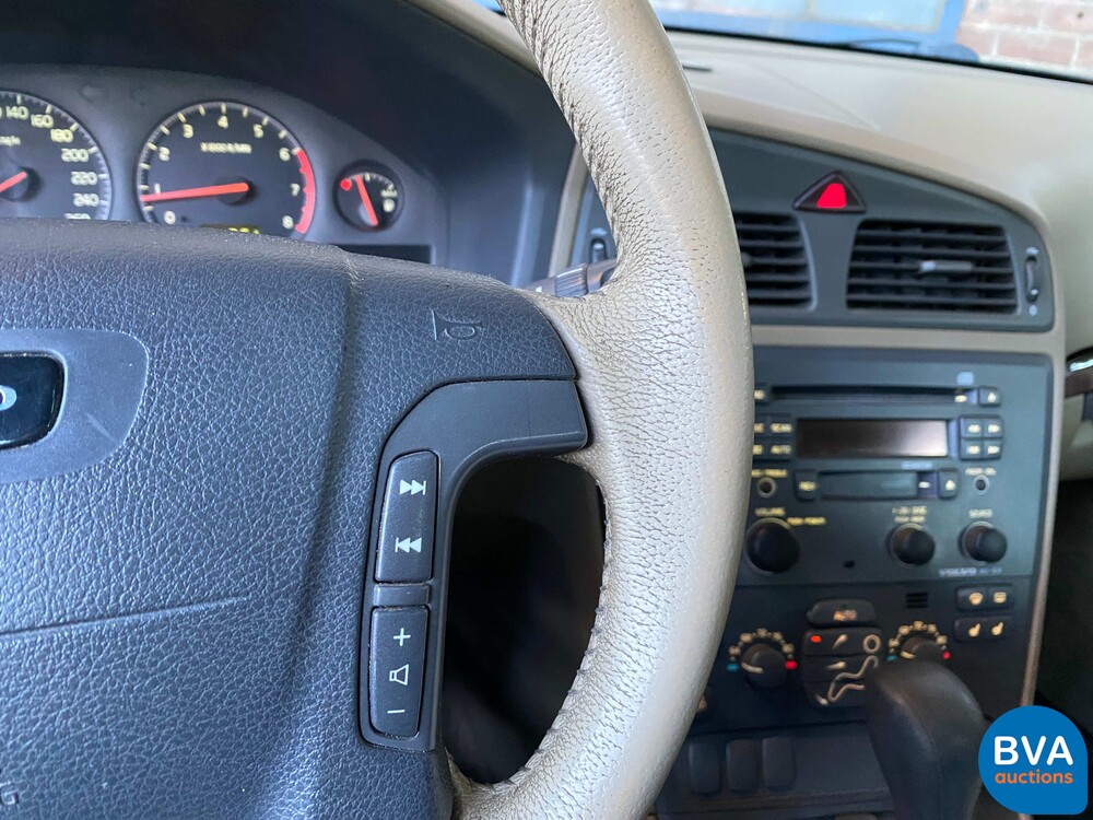 Volvo V70 2.4 AWD Comfort Line 200pk 2001, 22-HNZ-2