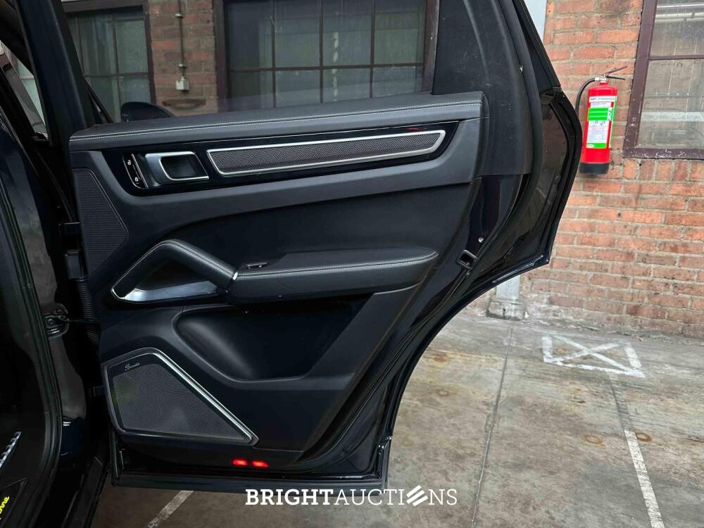 Porsche Cayenne Coupe Turbo S E-Hybrid 4.0 V8 -TECHART CARBON- 680pk 2020 (Origineel-NL), J-707-RT