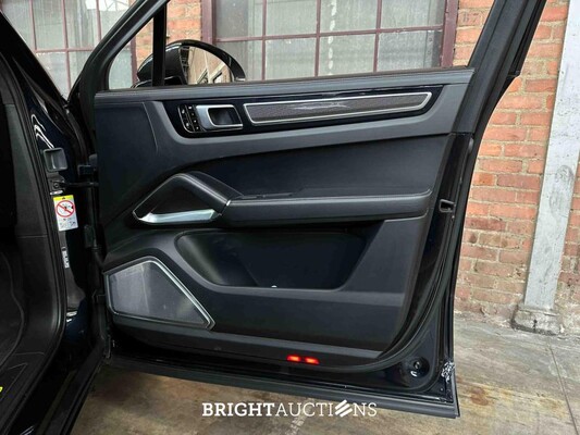 Porsche Cayenne Coupe Turbo S E-Hybrid 4.0 V8 -TECHART CARBON- 680pk 2020 (Origineel-NL), J-707-RT