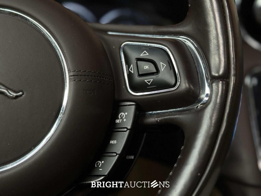 Jaguar XJ L 5.0 V8 LWB Portfolio 385pk 2011 MY