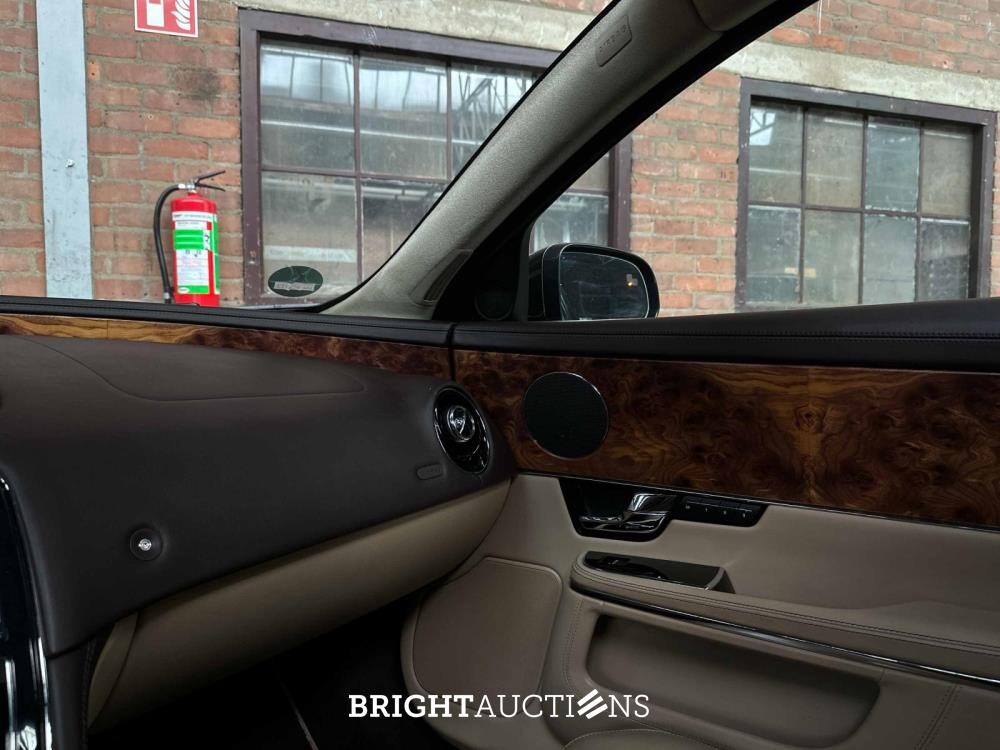 Jaguar XJ L 5.0 V8 LWB Portfolio 385pk 2011 MY