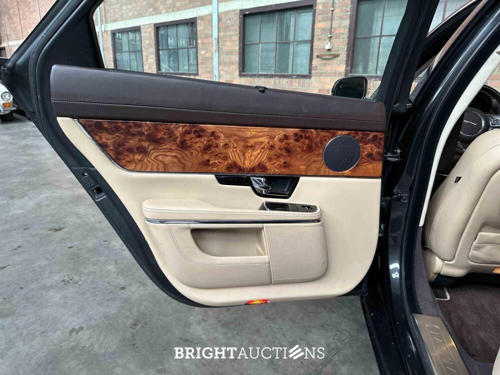 Jaguar XJ L 5.0 V8 LWB Portfolio 385pk 2011 MY