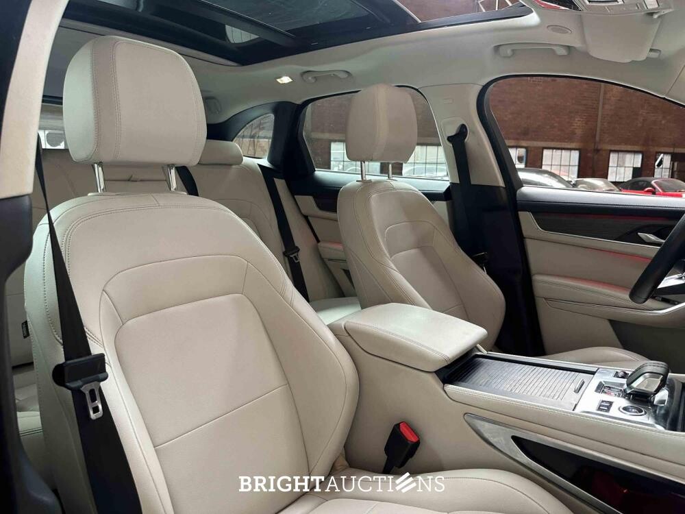 Jaguar F-Pace 2.0 P400e PHEV R-Dynamic S 300pk 2022 (Origineel-NL & 1e Eigenaar), R-884-KV