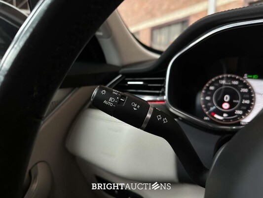 Jaguar F-Pace 2.0 P400e PHEV R-Dynamic S 300pk 2022 (Origineel-NL & 1e Eigenaar), R-884-KV