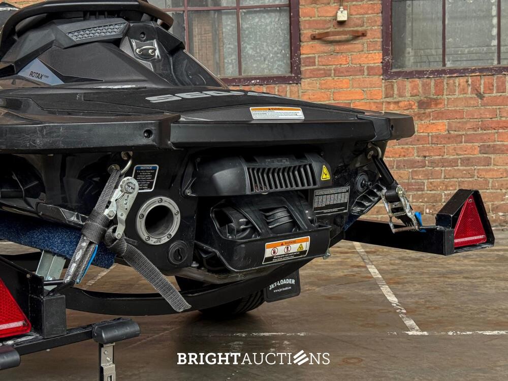 Sea-Doo RXP-X 300 Waterscooter 2019 Jetloader