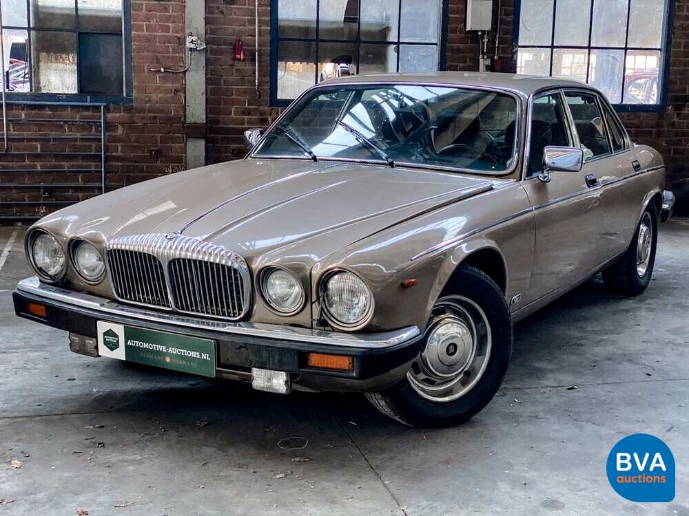 Daimler Double Six 5.3 V12 295pk 1982, 63-TGV-6