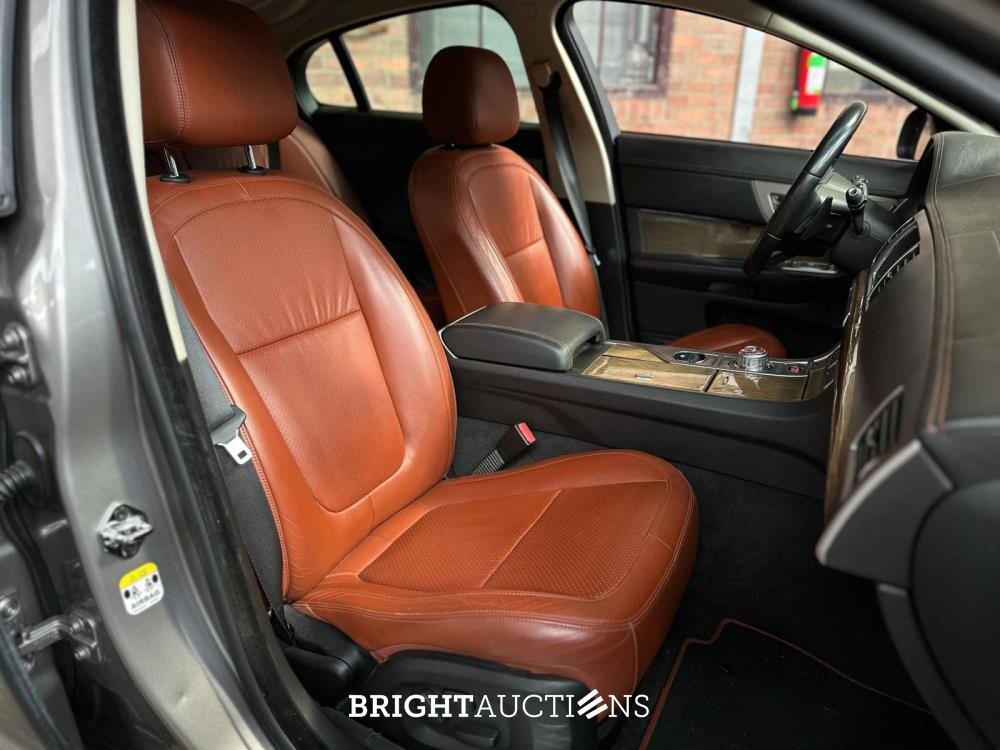 Jaguar XF 4.2 SV8 Supercharged 416pk 2008 (Origineel-NL), 31-ZL-GR Youngtimer