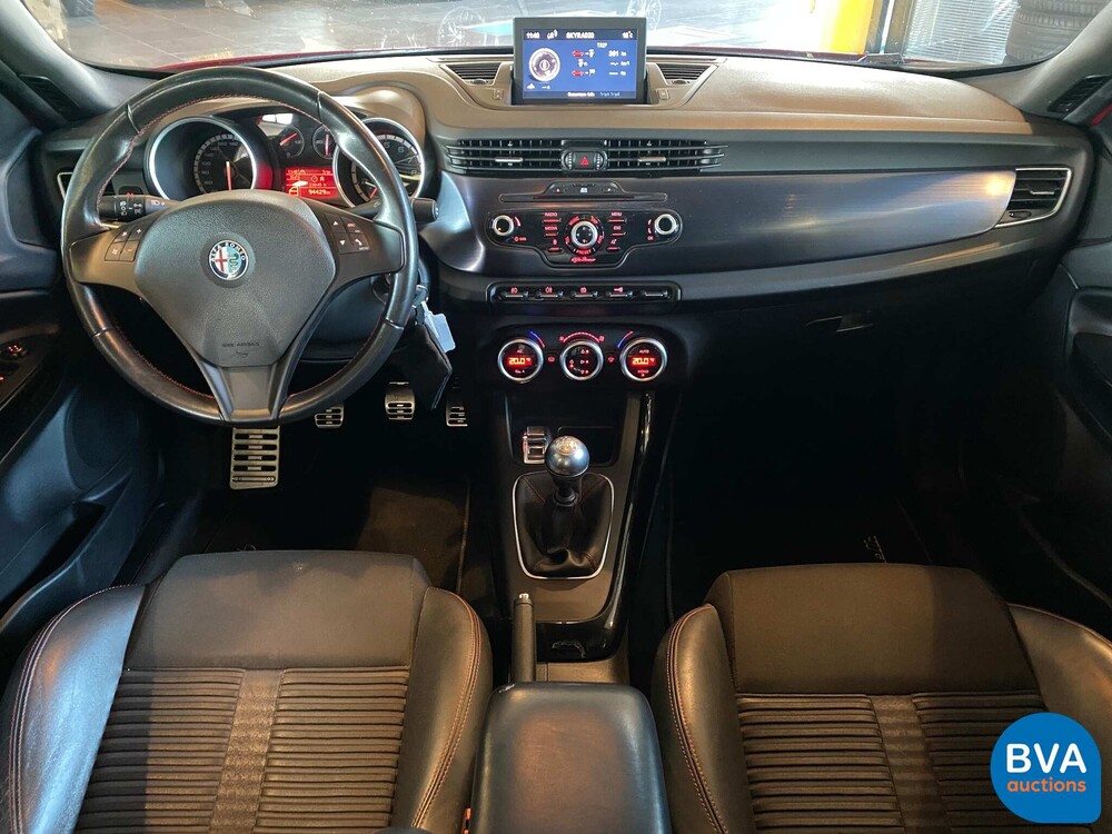 Alfa Romeo Giulietta 1.4T Distinctive 170pk 2011 -Org. NL-, 08-RSH-1