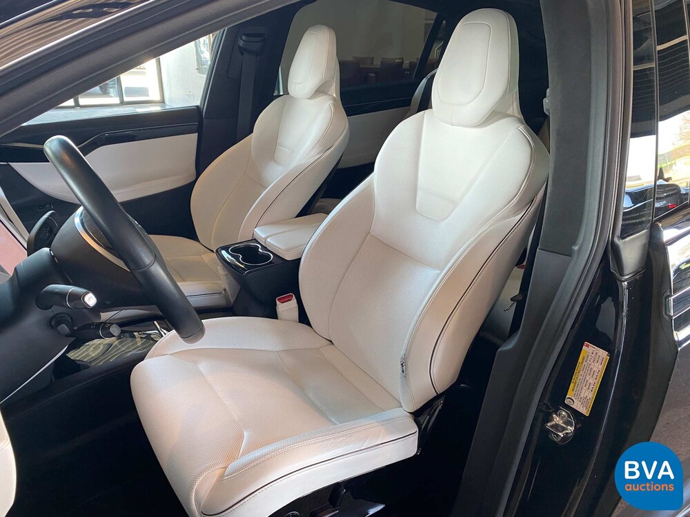 Tesla Model X 90D Base 6persoons 429pk 2016 -Org. NL-, KV-944-Z