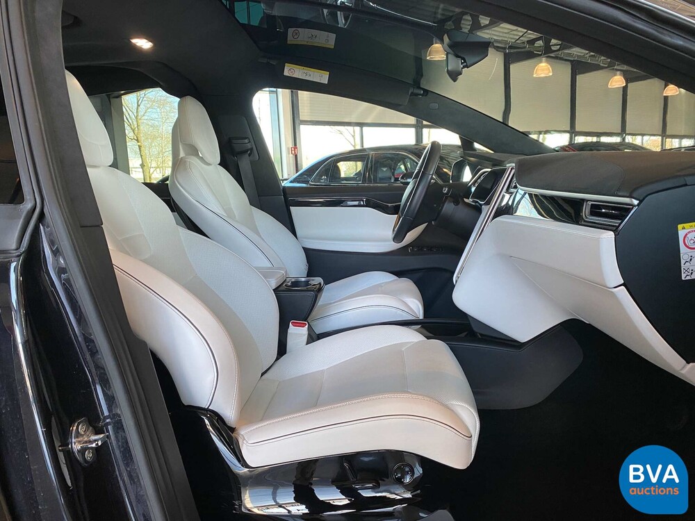 Tesla Model X 90D Base 6persoons 429pk 2016 -Org. NL-, KV-944-Z