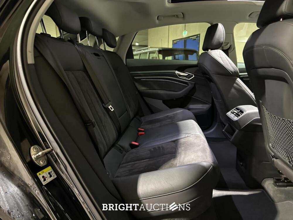 Audi e-tron Sportback 50 Quattro Business Edition Plus 71 kWh 313pk 2020 (Origineel-NL + 1e Eigenaar), J-814-JP