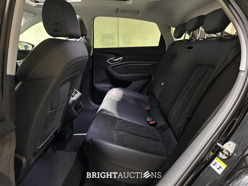 Audi e-tron Sportback 50 Quattro Business Edition Plus 71 kWh 313pk 2020 (Origineel-NL + 1e Eigenaar), J-814-JP