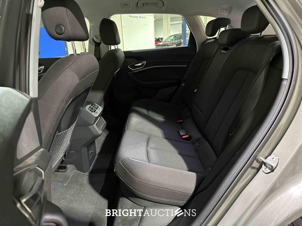 Audi Q8 e-tron 50 Quattro 95 kWh 340pk 2023 (Origineel-NL), S-106-PZ 