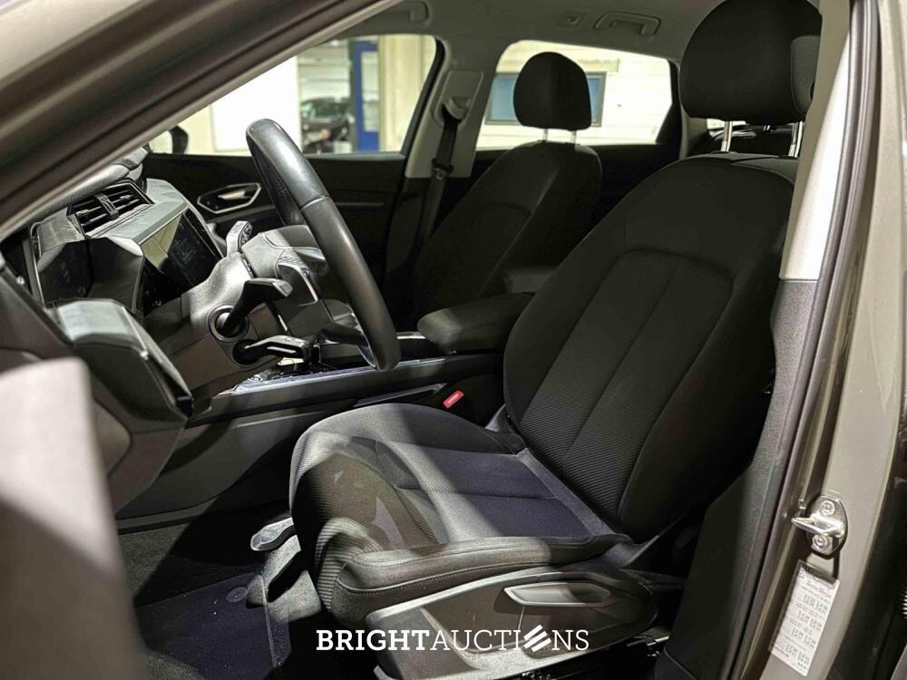 Audi Q8 e-tron 50 Quattro 95 kWh 340pk 2023 (Origineel-NL), S-106-PZ 