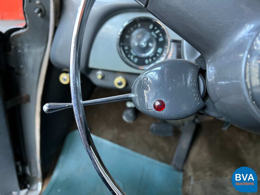 Chevrolet Deluxe Powerglide 1951, 32-XL-66