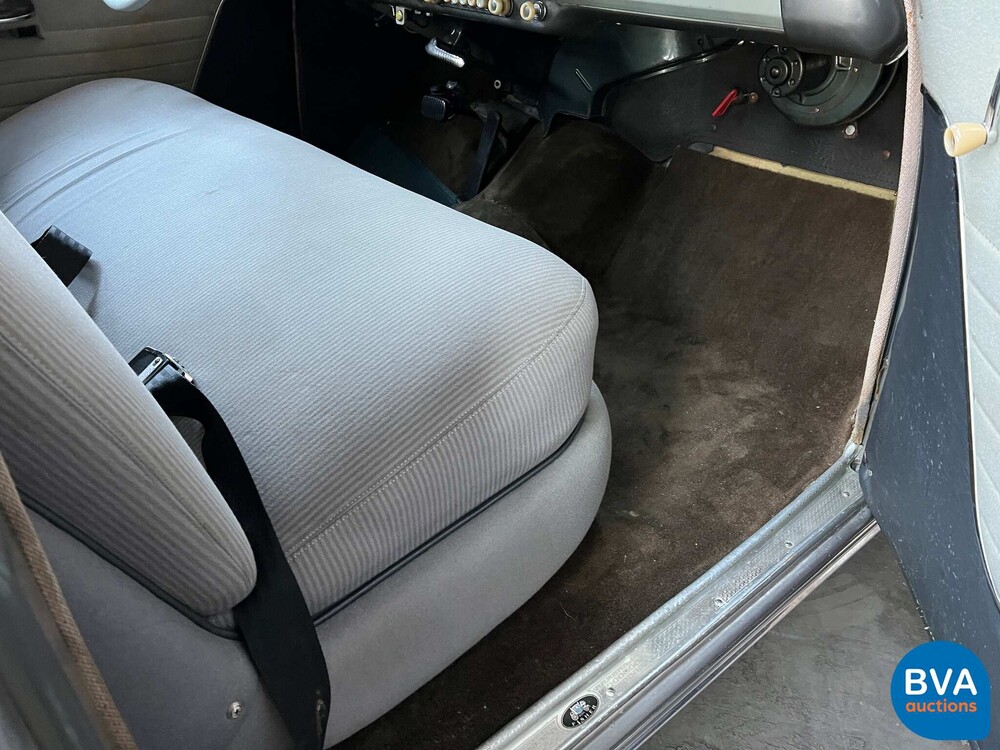 Chevrolet Deluxe Powerglide 1951, 32-XL-66