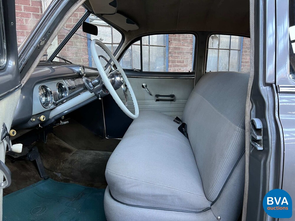 Chevrolet Deluxe Powerglide 1951, 32-XL-66