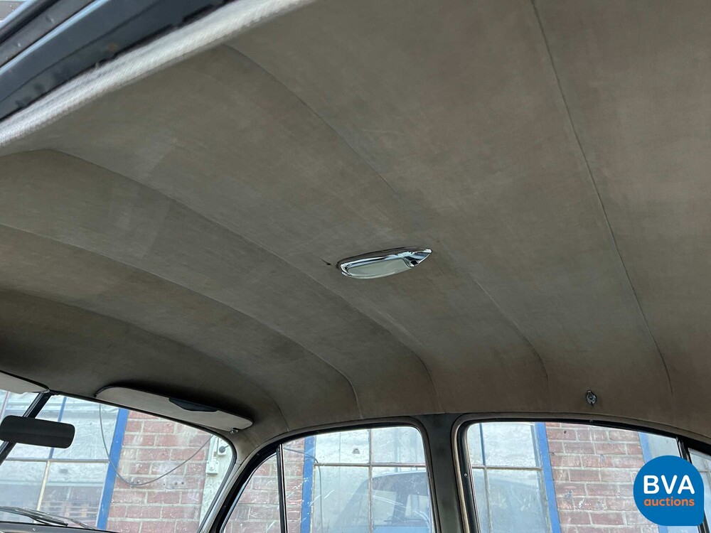 Chevrolet Deluxe Powerglide 1951, 32-XL-66