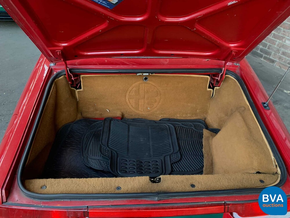 Alfa Romeo Spider 2.0 117pk 1991 -Org. NL-, YZ-30-YF