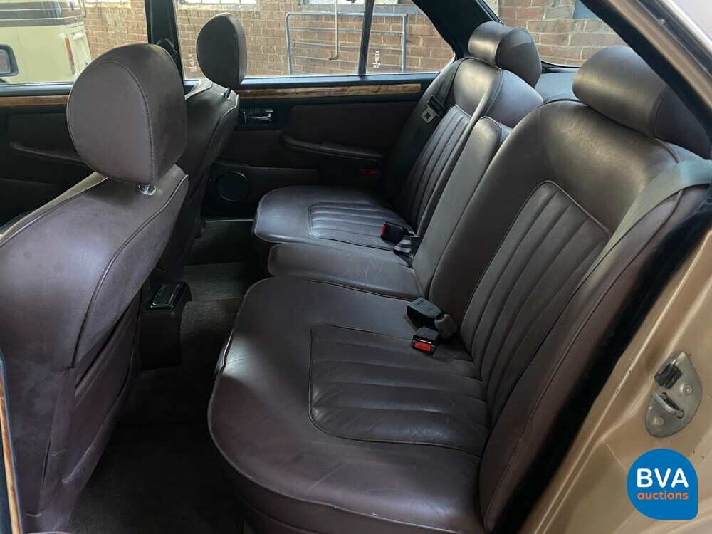 Daimler Double Six 5.3 V12 295pk 1982, 63-TGV-6