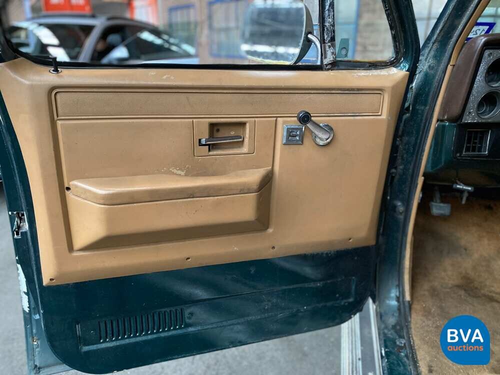 Chevrolet Suburban C2500 180pk 1985