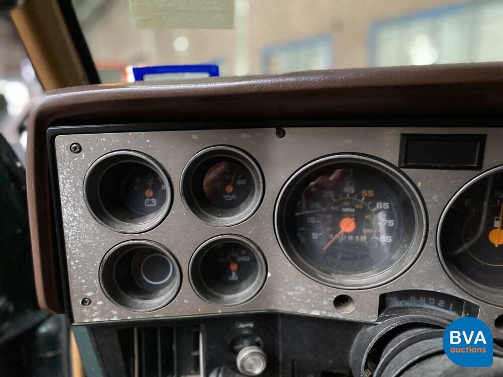 Chevrolet Suburban C2500 180pk 1985