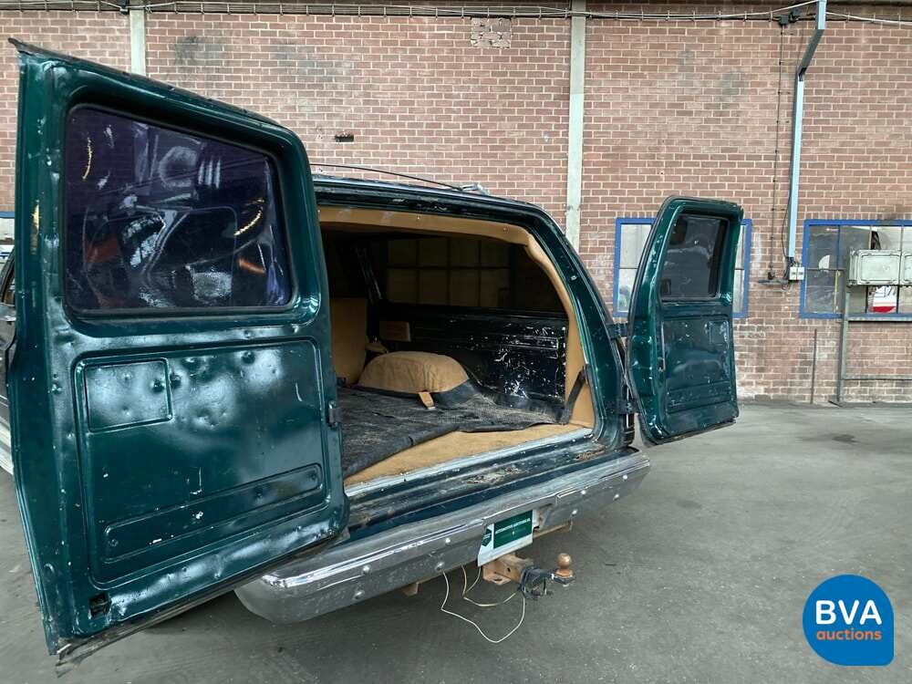 Chevrolet Suburban C2500 180pk 1985