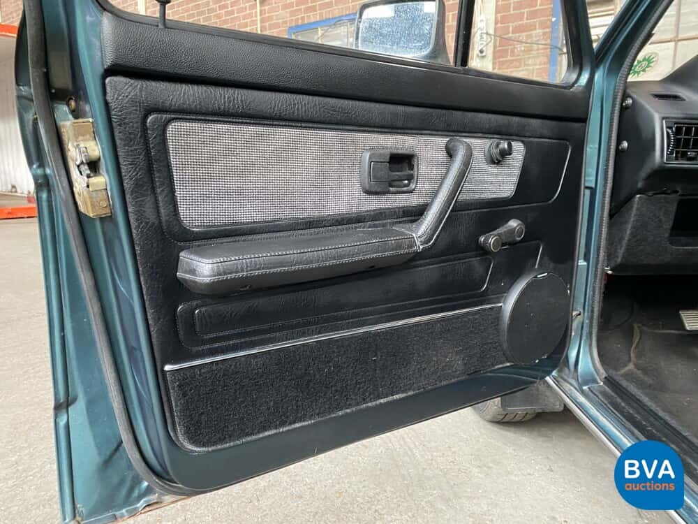 Volkswagen Golf 1 Hatchback 1983, 46-XG-BZ