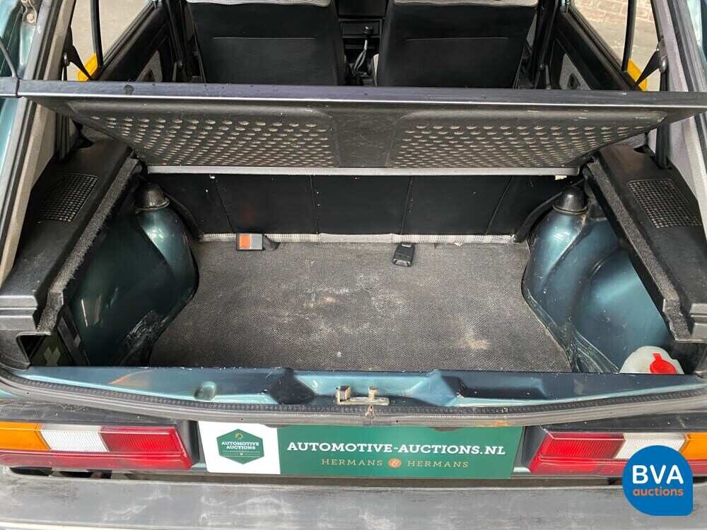 Volkswagen Golf 1 Hatchback 1983, 46-XG-BZ