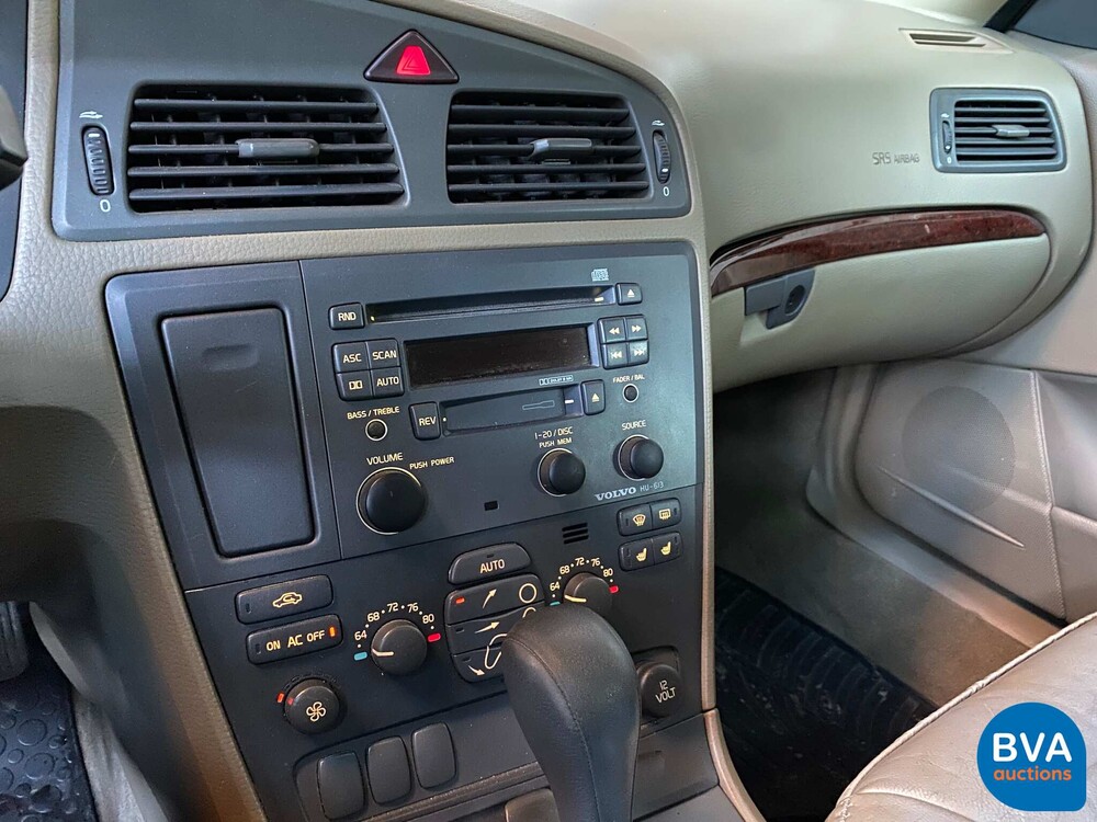 Volvo V70 2.4 AWD Comfort Line 200pk 2001, 22-HNZ-2